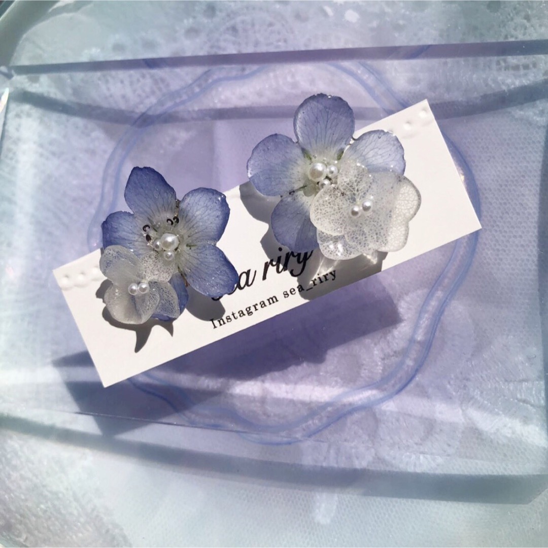 no.1620 ネモフィラと紫陽花のイヤリング ドライフラワー ハンドメイド ハンドメイドのアクセサリー(イヤリング)の商品写真