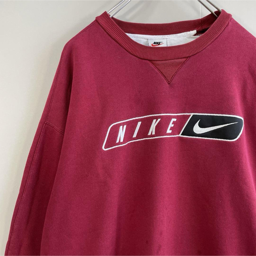 NIKE - 【センタービッグ刺繍ロゴ】NIKE古着スウェット銀タグ赤 NIKE - 【センタービッグ刺繍ロゴ】NIKE古着スウェット銀タグ赤