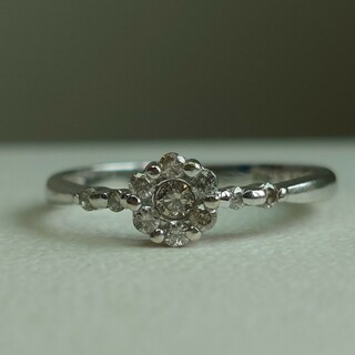 ジュエリーツツミ(JEWELRY TSUTSUMI)のダイヤモンド0.20ct k10WG お花のリング(リング(指輪))