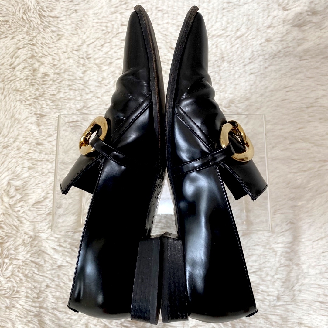 FABIO RUSCONI(ファビオルスコーニ)のファビオルスコーニ　メタルチェーンコインローファー　レザー　金金具 レディースの靴/シューズ(ローファー/革靴)の商品写真