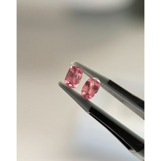 ロードクロサイト 2個で1.16ct 三味型ペア(その他)