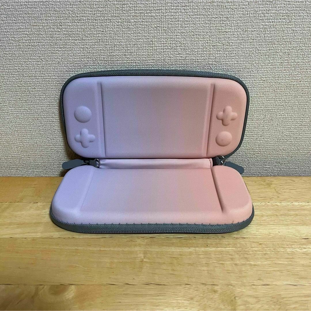 任天堂 スイッチライトケース ゲーム Switch Lite 桃色紫色 エンタメ/ホビーのゲームソフト/ゲーム機本体(その他)の商品写真
