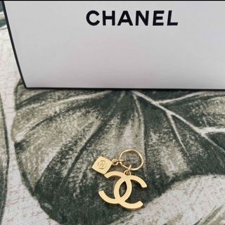 シャネル(CHANEL)のCHANEL クリスマス　ホリデー　チャーム(チャーム)