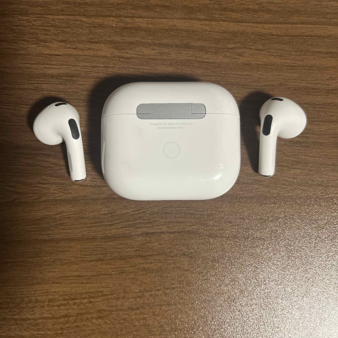 Apple(アップル)のAirPods 第3世代 スマホ/家電/カメラのオーディオ機器(ヘッドフォン/イヤフォン)の商品写真