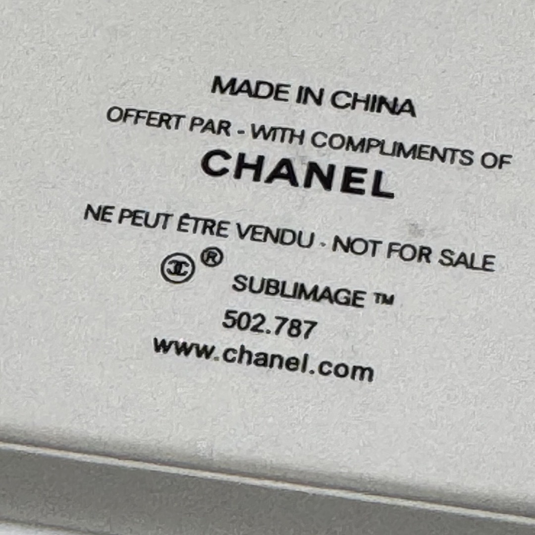 CHANEL(シャネル)のシャネル　ノベルティ　ストラップ スマホ/家電/カメラのスマホアクセサリー(ストラップ/イヤホンジャック)の商品写真