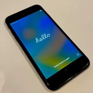 アイフォーン(iPhone)のiPhone8 64G 【美品】(スマートフォン本体)