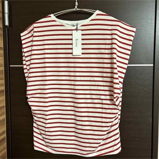Kcarat 定価6900円　赤白ボーダーカットソー　袖周り、前の形綺麗(カットソー(半袖/袖なし))