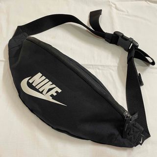 ナイキ(NIKE)のNike  ボディバッグ　ブラック(ボディバッグ/ウエストポーチ)