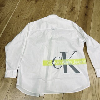 カルバンクライン(Calvin Klein)のカルバンクライン　ジーンズ　白　長袖　シャツ　CK(シャツ)