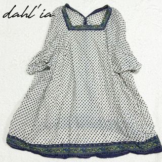 ダリア(Dahlia)のdahl'ia ダリア　チュニック　大きめ　スクエアネック　花柄　コットン(チュニック)