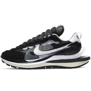 サカイ(sacai)の【新品激レア】sacai × NIKE Vapor Waffle 黒(スニーカー)