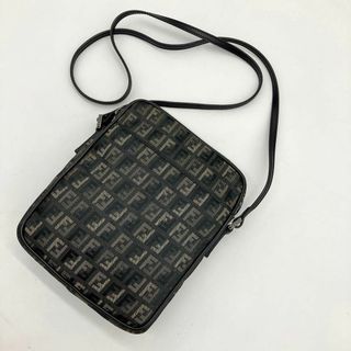 フェンディ(FENDI)の【FENDI】ショルダーバッグ　ズッキーノ柄　キャンバス　ブラック(ショルダーバッグ)