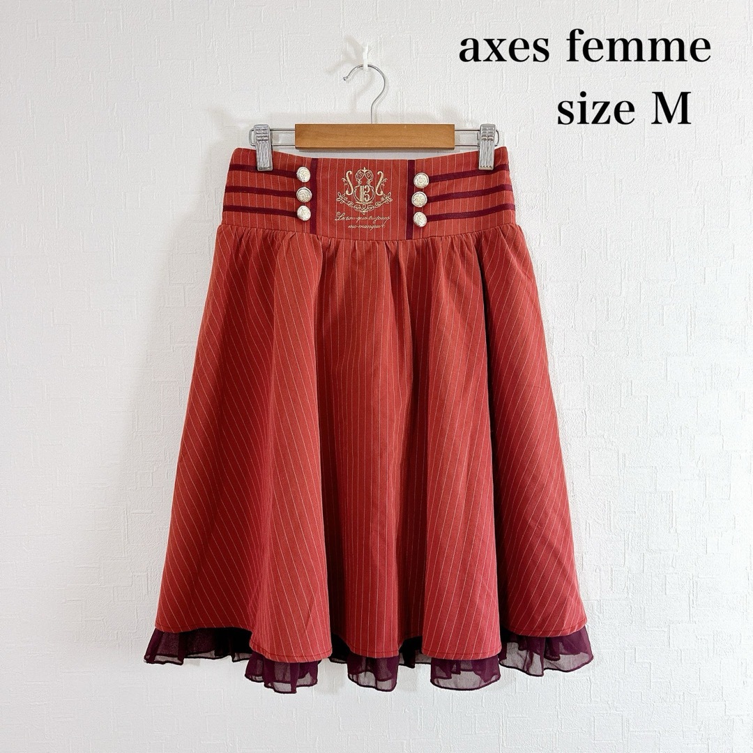 axes femme(アクシーズファム)のaxesfemme 金ボタン 刺繍 レッド フレアスカート フェミニン レディースのスカート(ひざ丈スカート)の商品写真