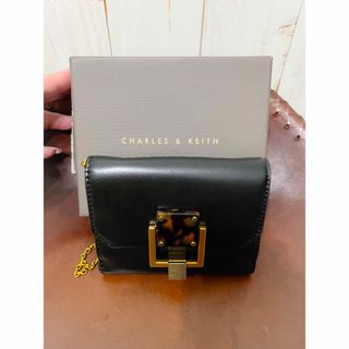 Charles and Keith - CHARLES&KEITHチャールズアンドキース べっ甲チェーンウォレット 財布