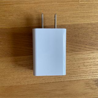 【特価セール♪】ACアダプタ USB 電源アダプタ iPhone充電器(その他)