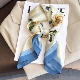 レディース　スカーフ　紫外線対策　フォーマル　バッグチャーム　水色　花柄　上品(バンダナ/スカーフ)