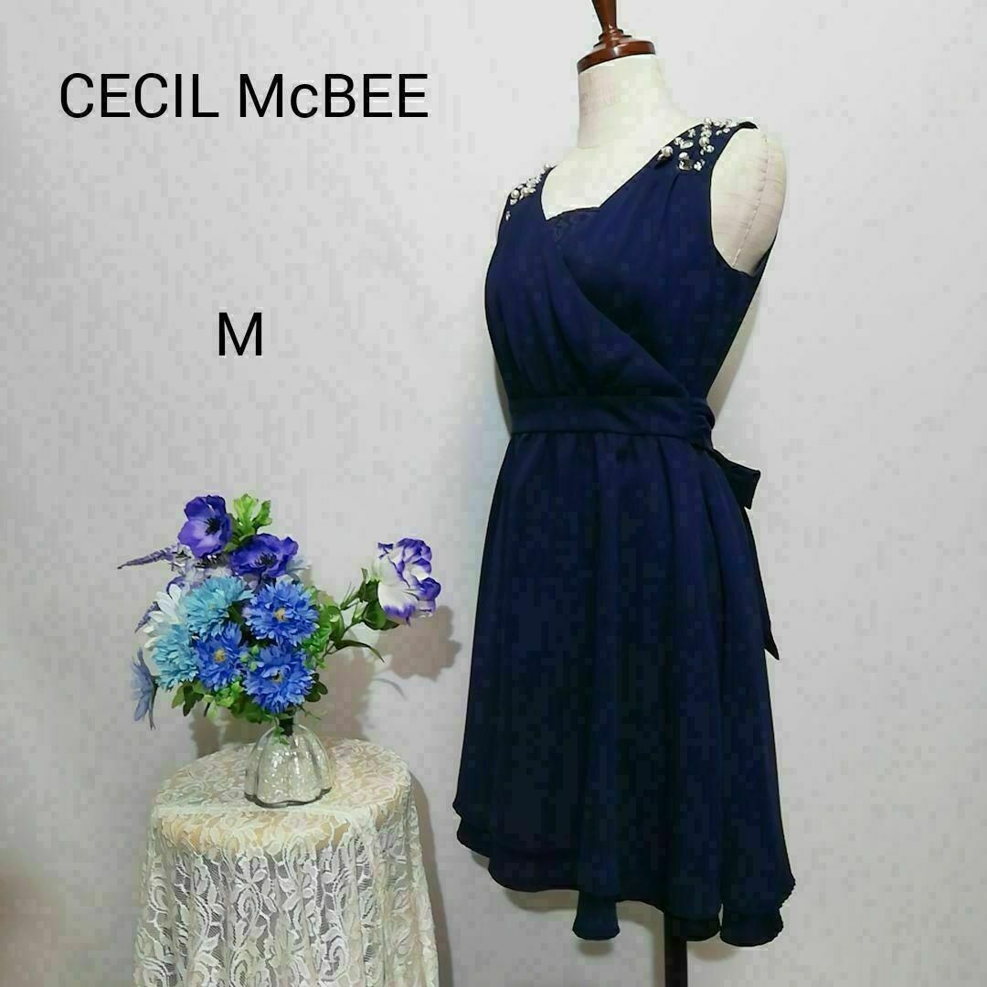 CECIL McBEE(セシルマクビー)のセシル・マクビー　極上美品　ドレス　ワンピース　紺色系　Мサイズ レディースのフォーマル/ドレス(ミディアムドレス)の商品写真