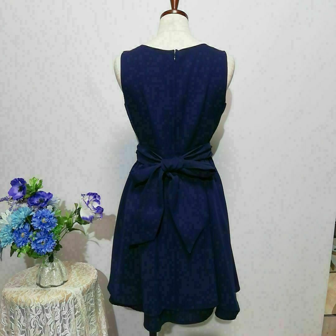 CECIL McBEE(セシルマクビー)のセシル・マクビー　極上美品　ドレス　ワンピース　紺色系　Мサイズ レディースのフォーマル/ドレス(ミディアムドレス)の商品写真