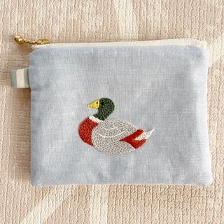 ハンドメイド　ファスナーポーチ　鴨の刺繍🦆(ポーチ)