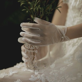 【再入荷】ホワイト　パール　手袋　レース　花嫁　結婚式　ウエディンググローブ(手袋)