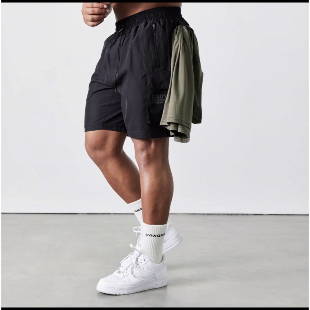 【正規品】vanquish fitness ハーフパンツ　黒 メンズのパンツ(ショートパンツ)の商品写真