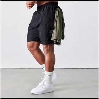 【正規品】vanquish fitness ハーフパンツ　黒(ショートパンツ)