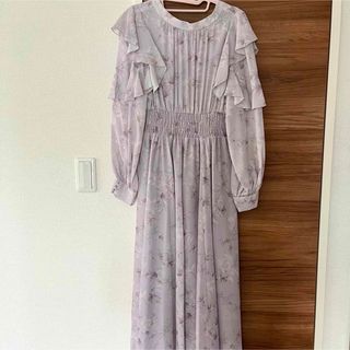 ノエラ(Noela)の美品✨クリーニング済✨Noela🤍フラワー柄🪻ワンピース💜M(ロングワンピース/マキシワンピース)