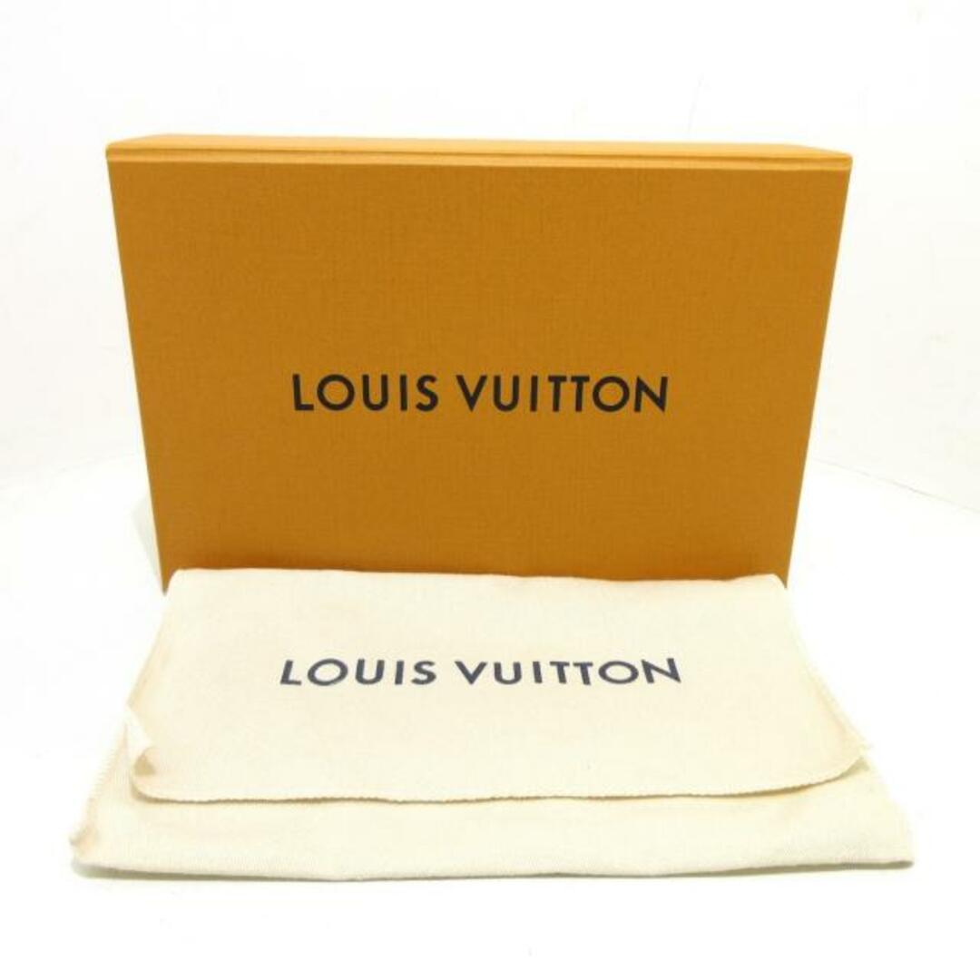 LOUIS VUITTON(ルイヴィトン)のLOUIS VUITTON(ルイヴィトン) 長財布 コレクションライン美品  ジッピーウォレット M81765 シルバー キャンバス レディースのファッション小物(財布)の商品写真