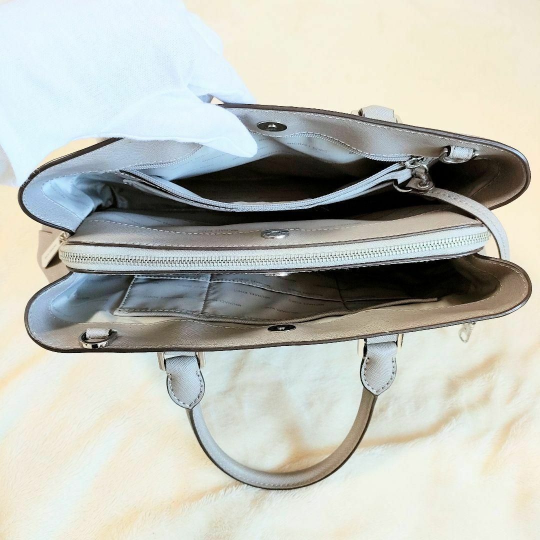Michael Kors(マイケルコース)のマイケルコース　MICHAEL KORS　ハンドバック　レザー　PVC グレー レディースのバッグ(ハンドバッグ)の商品写真