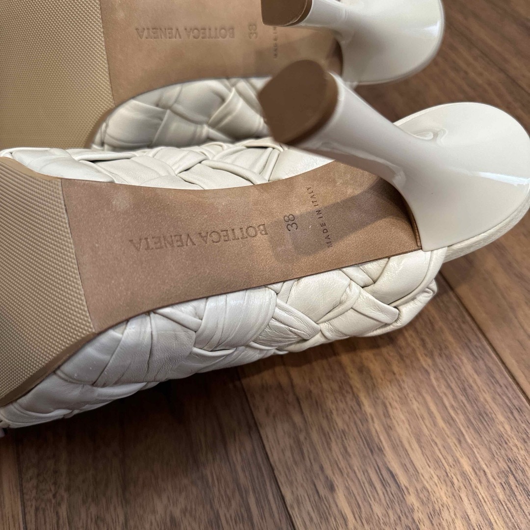 Bottega Veneta(ボッテガヴェネタ)のBOTTEGA VENETA ボッテガヴェネタ　サンダル38 新品・未使用 レディースの靴/シューズ(サンダル)の商品写真