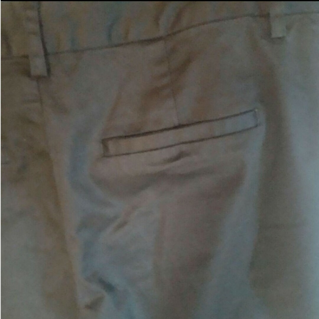 GU(ジーユー)の黒パンツ レディースのパンツ(クロップドパンツ)の商品写真