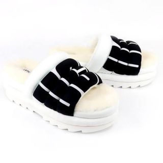 アグ(UGG)のUGG アグ / MAXI SLIDE LOGO 1127067厚底サンダル(サンダル)