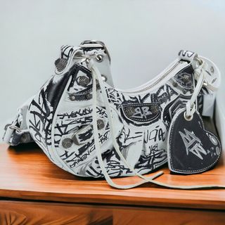 Balenciaga - バレンシアガ BALENCIAGA 斜め掛け ショルダーバッグ レディース 671309 ル カゴール XSショルダーバッグ