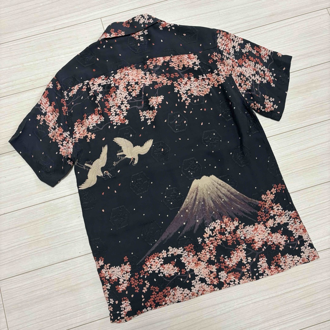 美品 最高傑作■梵殷■シルク 和柄 桜 鶴 富士山 アロハシャツハワイアンシャツ メンズのトップス(シャツ)の商品写真