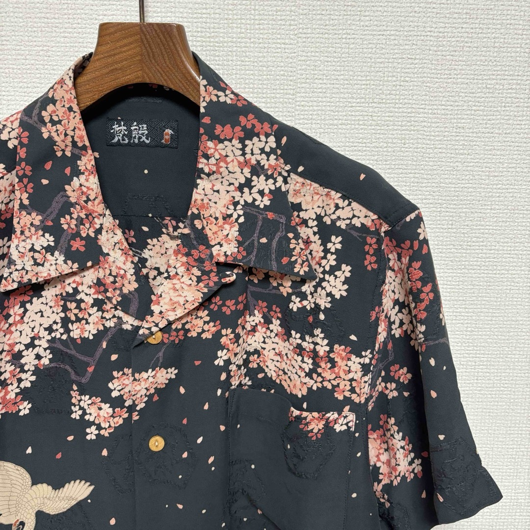 美品 最高傑作■梵殷■シルク 和柄 桜 鶴 富士山 アロハシャツハワイアンシャツ メンズのトップス(シャツ)の商品写真