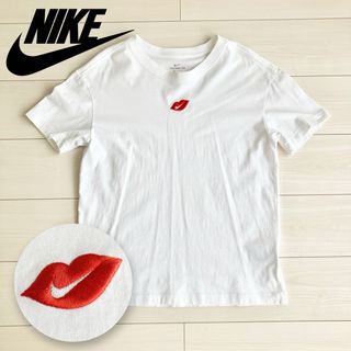 ナイキ(NIKE)の【美品】ナイキ THE NIKE TEE  キスマーク リップ刺繍 唇 Tシャツ(Tシャツ(半袖/袖なし))