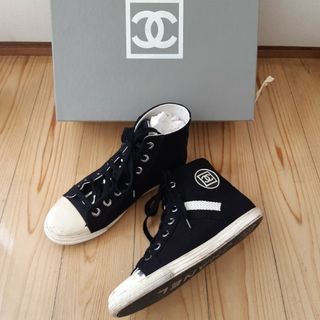 シャネル(CHANEL)のシャネル　ココマークロゴ入りハイカットスニーカー　38(スニーカー)