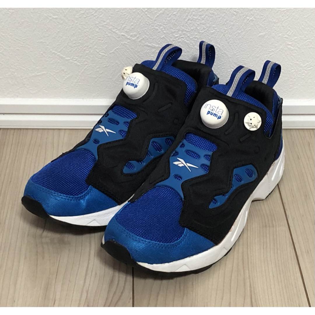 Reebok(リーボック)の24cm 良品 REEBOK INSTA PUMP FURY ROAD 青 og レディースの靴/シューズ(スニーカー)の商品写真