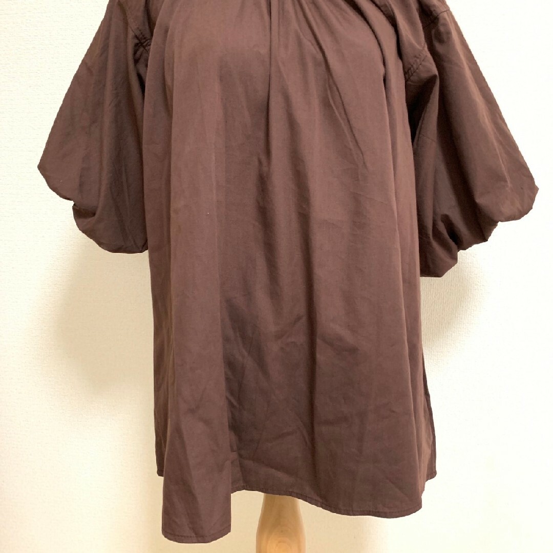 JUNOAH(ジュノア)のジュノア　ブラウス　S　ブラウン　ボリューム袖　きれいめ　ポリ　綿 レディースのトップス(シャツ/ブラウス(半袖/袖なし))の商品写真