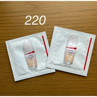 SHISEIDO (資生堂) - SHISEIDO エッセンス スキングロウ ファンデーション　220