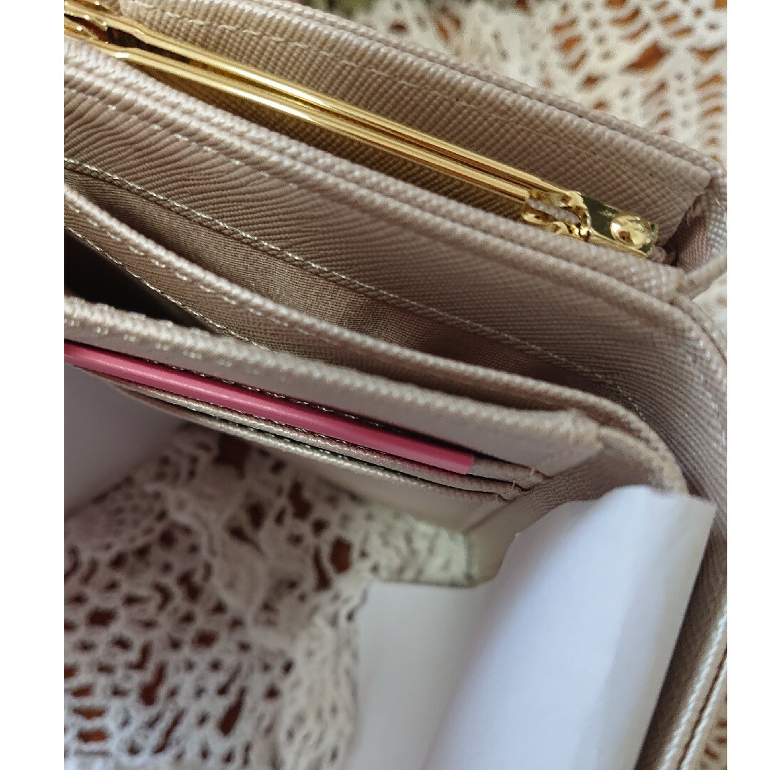 Samantha Vega(サマンサベガ)の新品　サマンサベガ折り財布　ピンクベージュ レディースのファッション小物(財布)の商品写真