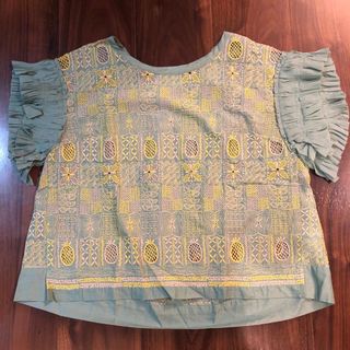 mina perhonen - antipast アンティパスト　刺繍プルオーバーブラウス