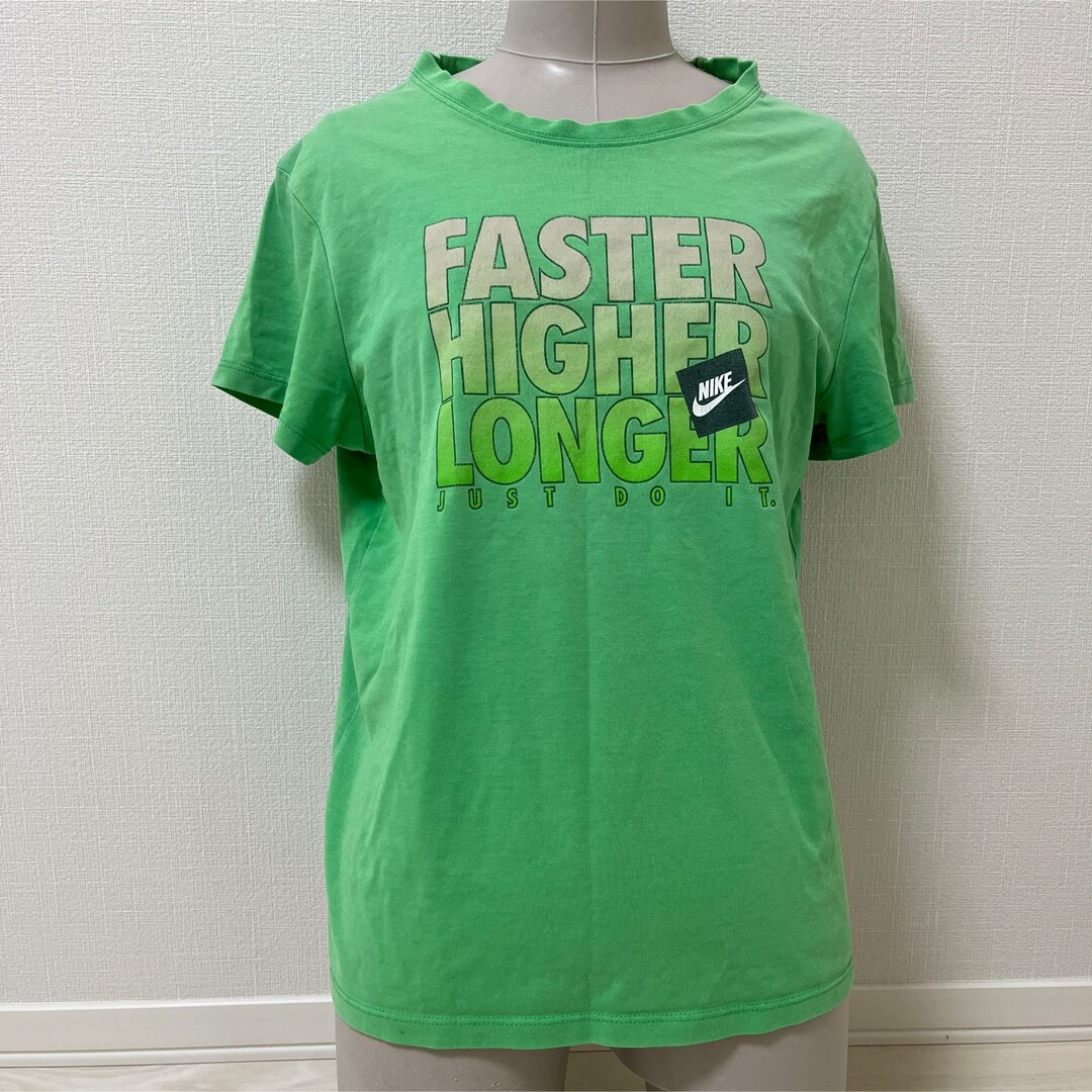 NIKE(ナイキ)のナイキ　スポーツウェア　トップス　tシャツ　ロゴ　プリント　大きいサイズ　XL レディースのトップス(Tシャツ(半袖/袖なし))の商品写真