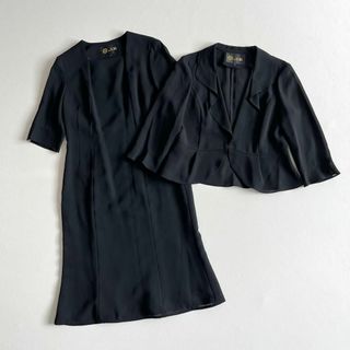 トウキョウソワール(TOKYO SOIR)の極美品　東京ソワール　高級礼服　サマーブラックフォーマル　7号　夏　セット(礼服/喪服)