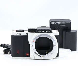 ペンタックス(PENTAX)のPENTAX K-01 ボディ ホワイト×ブラック(ミラーレス一眼)