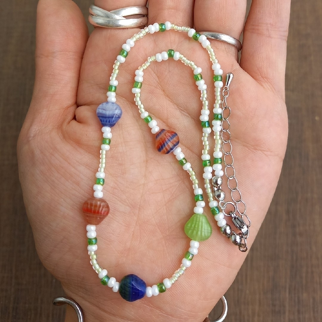 hand made beads necklace shell🏖️ ハンドメイドのアクセサリー(ネックレス)の商品写真
