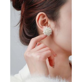 イエナ(IENA)の再販！つぶつぶ　パール　フラワー　ピアス(ピアス)