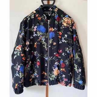 ザラ(ZARA)のzara アウター 花柄ブルゾン ザラ TRAFALUC(ブルゾン)