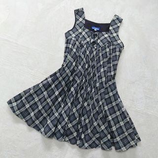 バーバリーブルーレーベル(BURBERRY BLUE LABEL)のバーバリーブルーレーベル　ひざ丈ワンピース　ランダムプリーツ　 チェック　　美品(ひざ丈ワンピース)