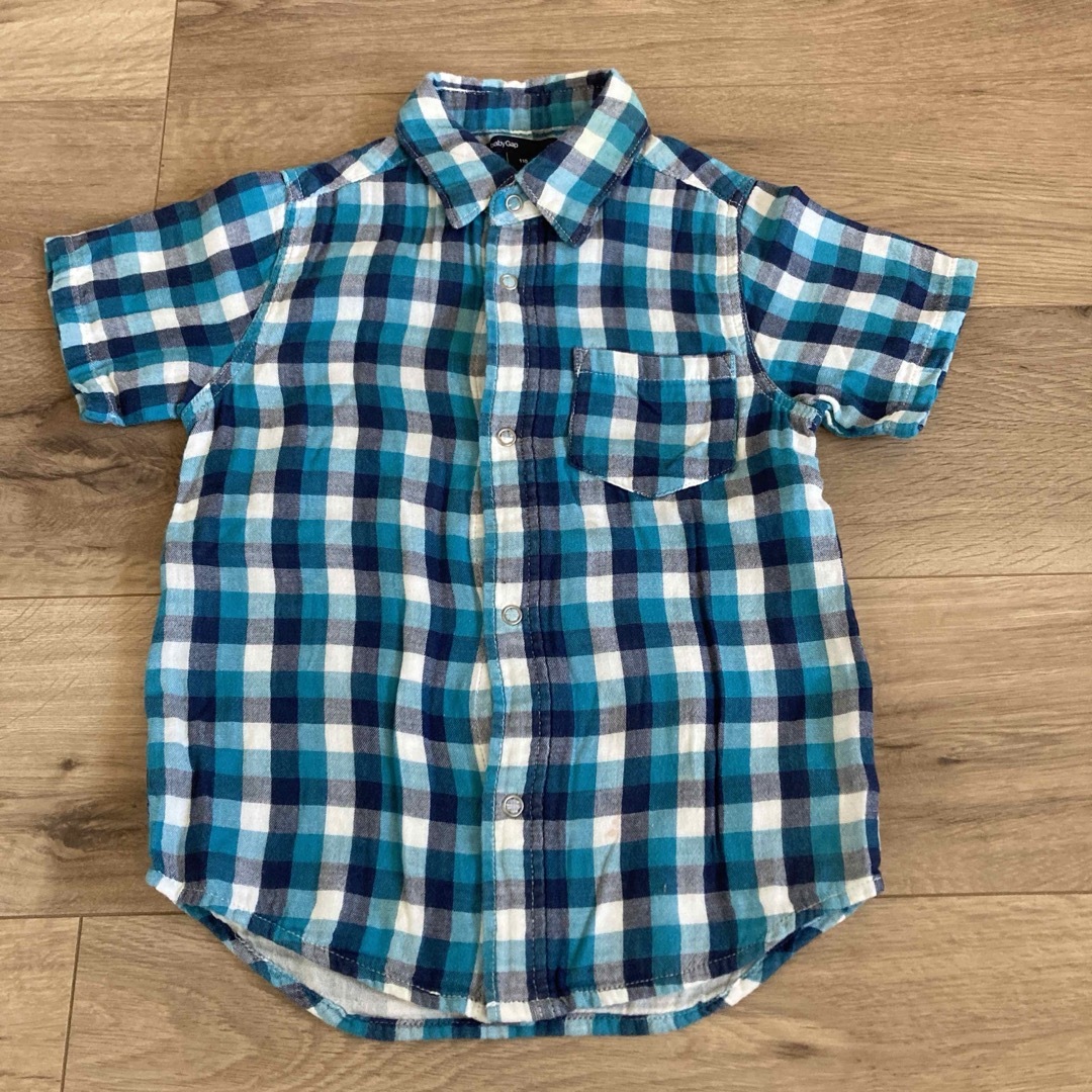 GAP(ギャップ)のGAP前開きシャツ110 キッズ/ベビー/マタニティのキッズ服男の子用(90cm~)(Tシャツ/カットソー)の商品写真